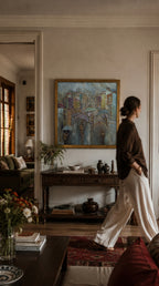 Altın çerçeveli soyut tablo, sıcak tonlu yaşam alanları için tasarlanmış AURA Gallery premium kanvas baskısı, dekoratif duvar tablosu.